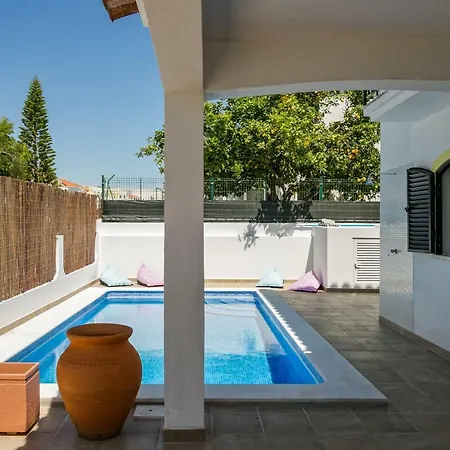 Feels Like Sunny House With Pool