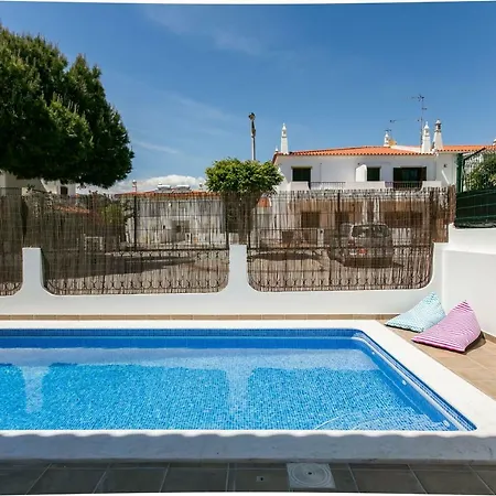Feels Like Sunny House With Pool